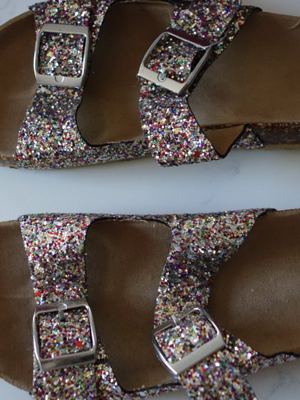 So Slip on Two Band Footbed Sandal Girls Size 1 Med OVERFL OTH $39.99